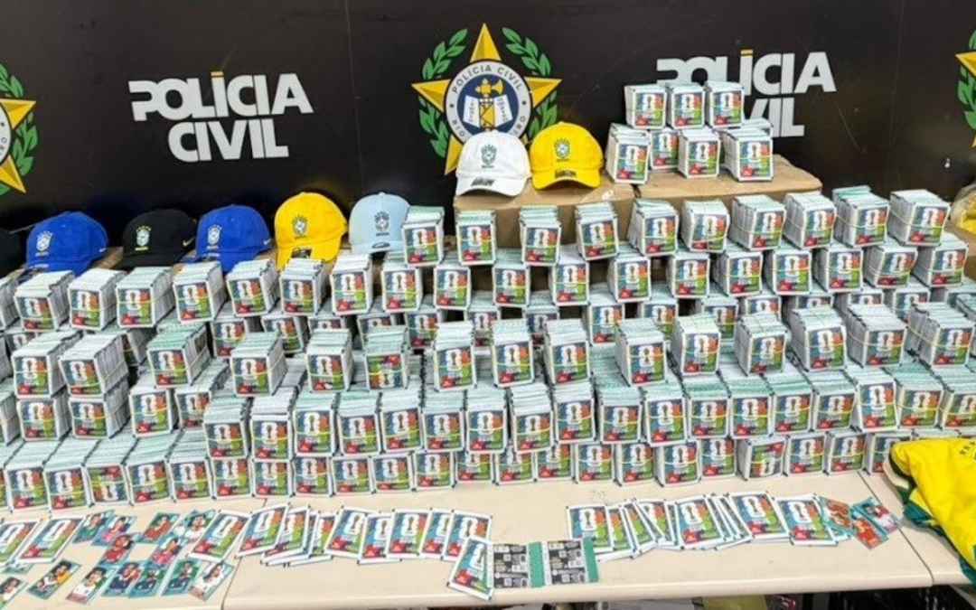 Decomisan 200 mil estampas Panini ‘piratas’ del álbum del Mundial de Futbol 2026