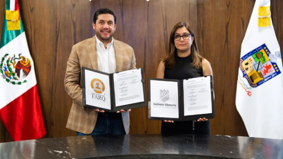 Monterrey.- La temporada de huracanes en el océano Atlántico comienza oficialmente hoy y se extenderá hasta el 30 de noviembre. Para Nuevo León, septiembre es el mes en el que históricamente se registra la mayor incidencia de estos fenómenos, informó Luis Carlos Alatorre, director del Organismo de Cuenca Río Bravo de la Comisión Nacional del Agua (Conagua).  En entrevista para ABC Noticias, explicó que, aunque la entidad no cuenta con costa, su cercanía con el Golfo de México la hace vulnerable a los efectos de ciclones tropicales que pueden provocar lluvias torrenciales, inundaciones y daños.  “Para el estado de Nuevo León, la mayor probabilidad de ocurrencia de estos fenómenos se presenta durante agosto, septiembre y octubre; sin embargo, septiembre es históricamente el mes con mayor incidencia”, detalló.  Alatorre señaló que no existe una herramienta científica capaz de predecir con exactitud cuántos huracanes impactarán al estado durante una temporada, ni las zonas específicas donde tocarán tierra.  “Estos fenómenos son muy erráticos y difícilmente predecibles año con año. No existe una metodología que nos permita definir con exactitud cuántos y dónde va a incidir o impactar un huracán.  Te podría interesar Foto ilustrativa de la nota titulada: ¡Alista tu paraguas! Pronostican lluvia para Nuevo León, ¿a partir de cuándo? ¡Alista tu paraguas! Pronostican lluvia para Nuevo León, ¿a partir de cuándo? “Sabemos que Nuevo León está muy próximo al Golfo de México y que seguramente, como ha ocurrido en otros años, el ingreso de estos fenómenos tierra adentro trae consigo lluvias muy importantes o incluso algunos eventos extraordinarios que nos causan inundaciones y afectaciones a la infraestructura”, dijo.  Ante el inicio de la temporada, el funcionario recomendó a la población mantenerse atenta a los avisos emitidos por el Servicio Meteorológico Nacional, Conagua y las distintas corporaciones de Protección Civil. Los monitoreos, explicó, pueden comenzar hasta con siete días de anticipación cuando se detecta una posible trayectoria hacia el país.  Huracanes fuertes que han ‘golpeado’ la entidad Huracán Alex (2010): Tocó tierra en Tamaulipas pero su amplia banda de nubosidad causó lluvias torrenciales ininterrumpidas durante 60 horas en Nuevo León, donde llegó como Categoría 2 de la escala SaffirSimpson.  Acumuló hasta 830 mm de agua, superando lo que llueve en todo un año. Causó daños históricos a la infraestructura, destruyendo los carriles exprés de las avenidas Constitución y Morones Prieto.  Huracán Gilberto (1988): Considerado el más destructivo para la entidad. Impactó el área metropolitana de Monterrey la noche del 16 de septiembre tras haber alcanzado Categoría 5 en el Golfo de México. Provocó lluvias extremas que resultaron en el desbordamiento catastrófico del Río Santa Catarina, dejando cientos de fallecidos, según estimaciones de más de 2 mil.  Huracán Beulah (1967): Impactó a mediados de septiembre de 1967. Aunque su fuerza principal como Categoría 5 azotó la península de Yucatán, sus remanentes causaron lluvias torrenciales, desbordamientos e inundaciones históricas a su paso por Nuevo León.